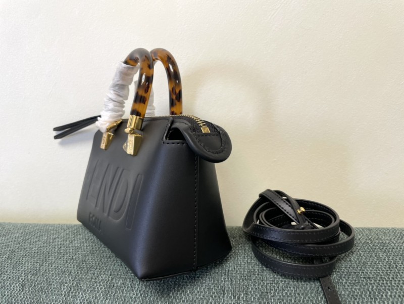 Fendi 047 4