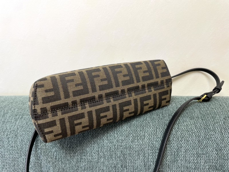 Fendi 052 4