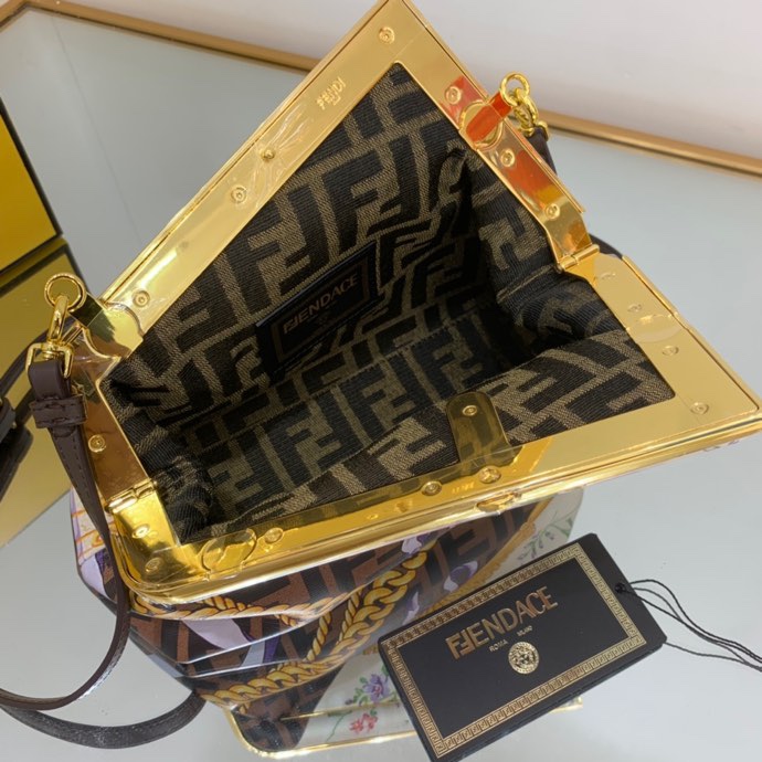 Fendi 092 4