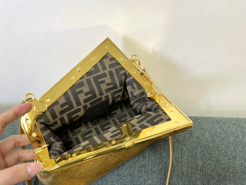 Fendi 117 4