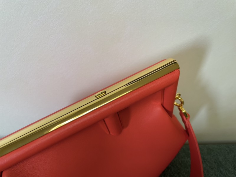 Fendi 136 4