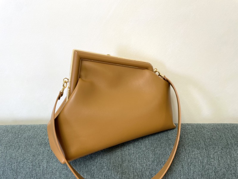 Fendi 140 4