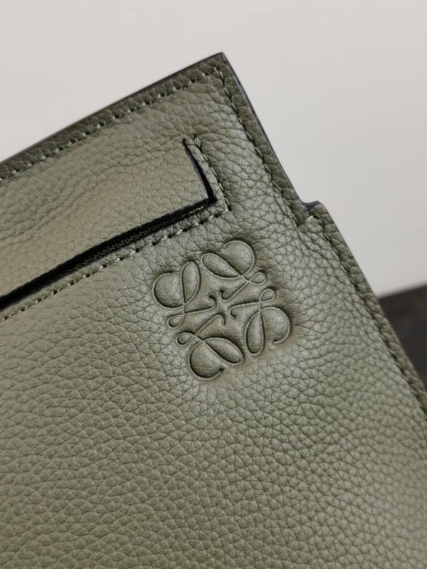 Loewe 004 4