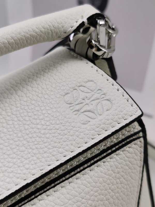 Loewe 028 4