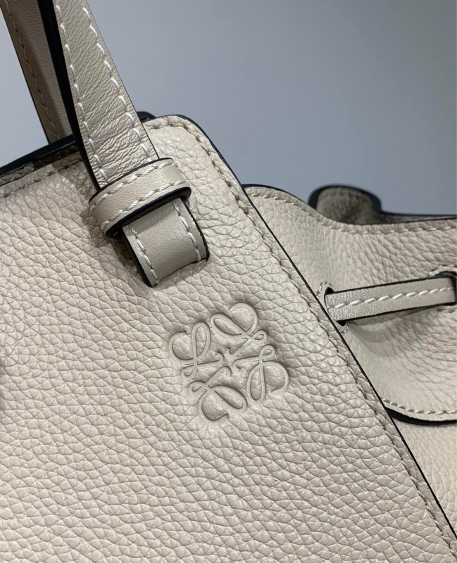 Loewe 054 4