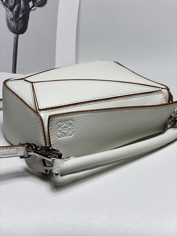 Loewe 098 4