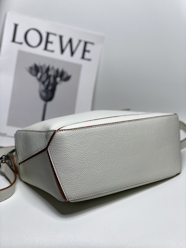 Loewe 137 4