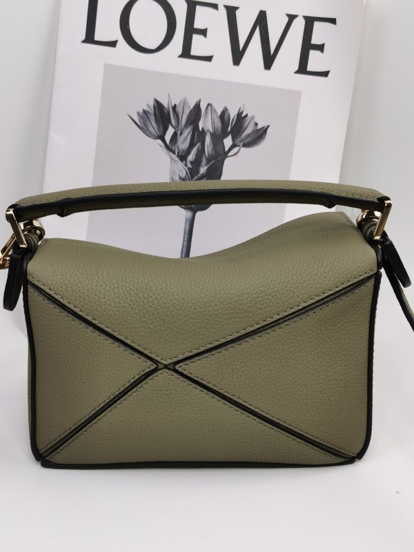 Loewe 164 4