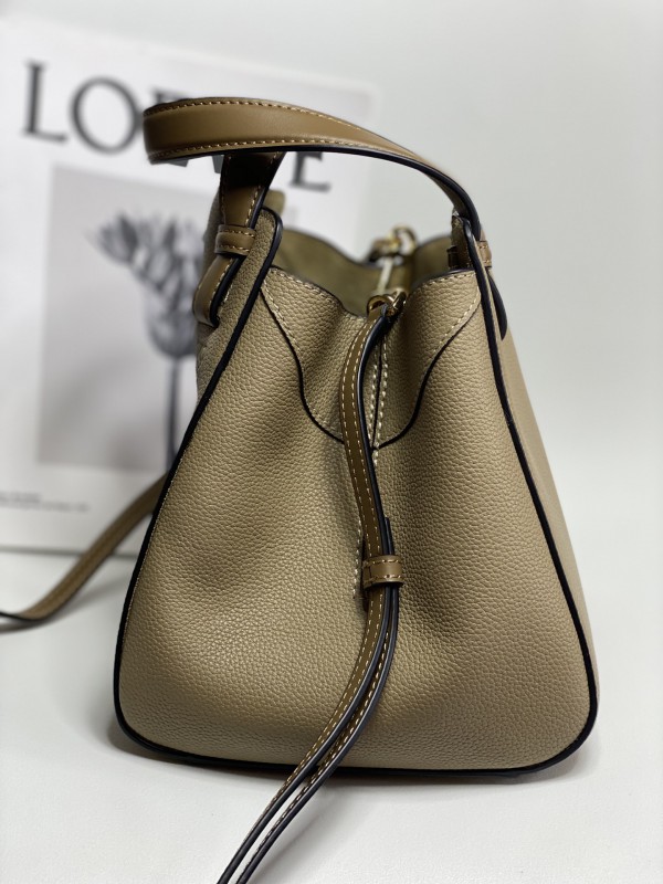 Loewe 179 4