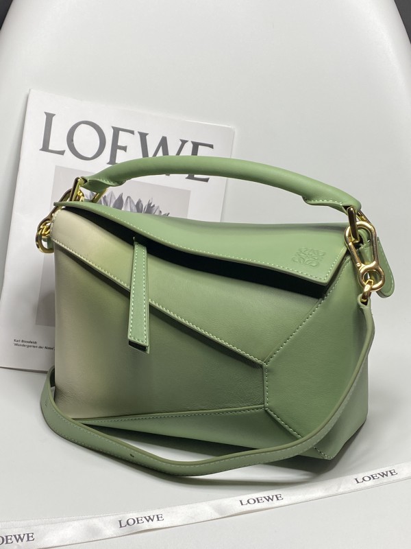 Loewe 214 4