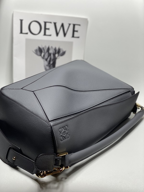 Loewe 247 4