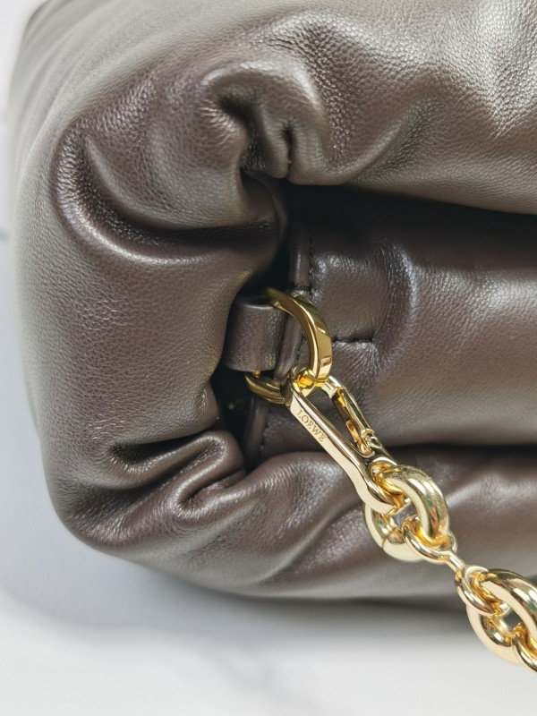 Loewe 249 4