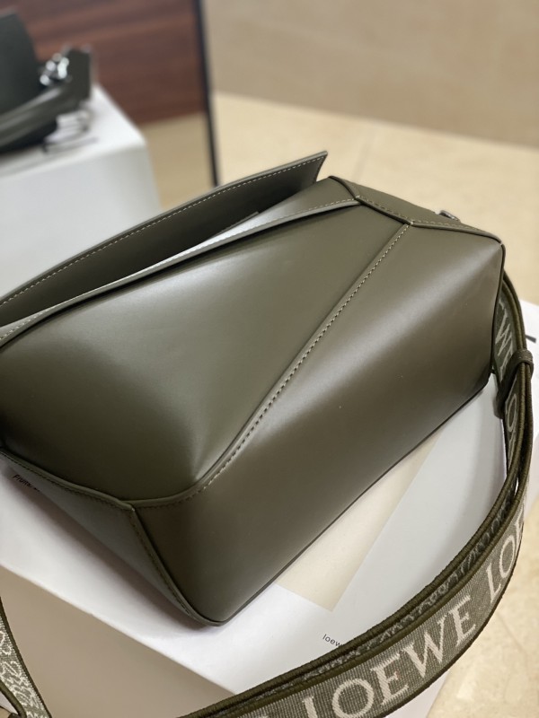 Loewe 251 4