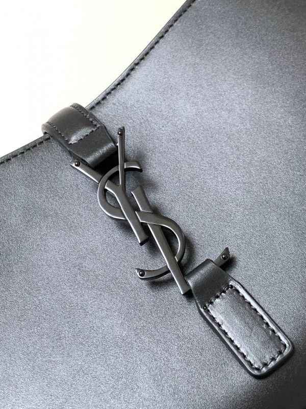 YSL 147 4