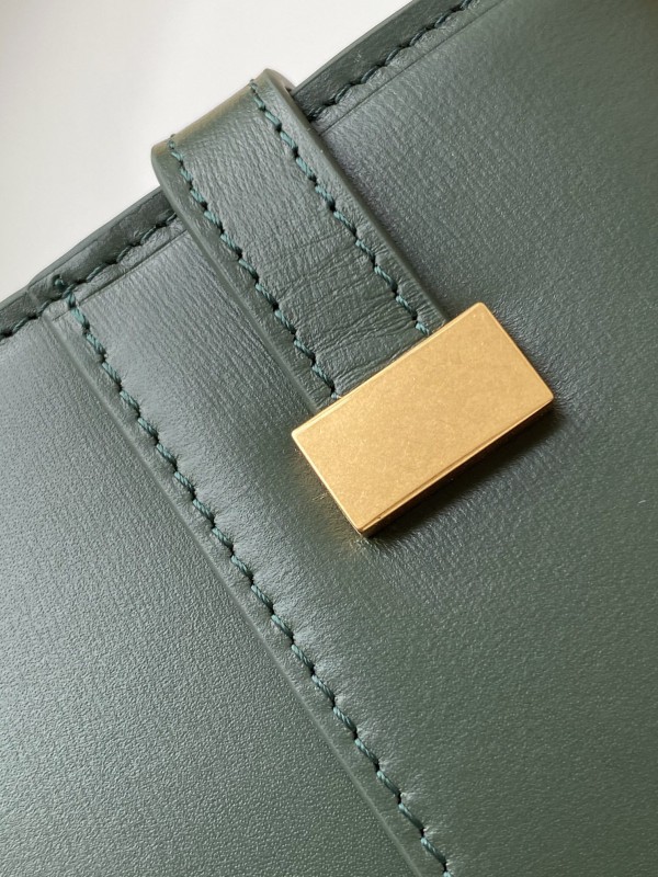 YSL 358 4