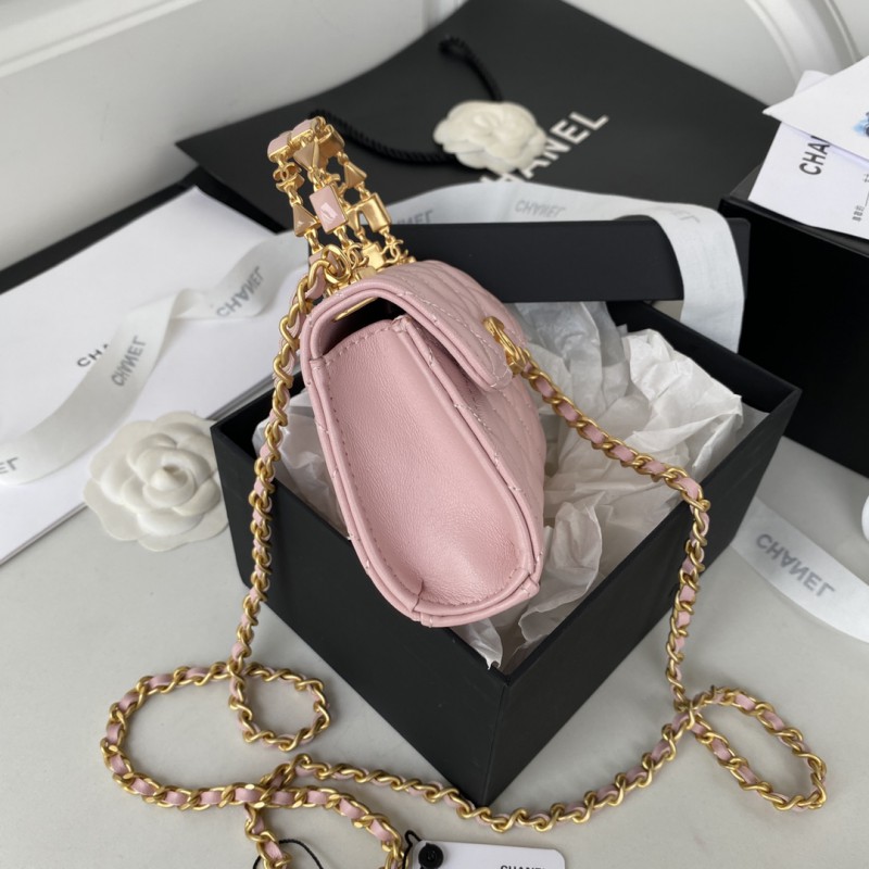 Chanel 101 4