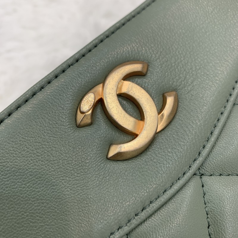 Chanel 552 4