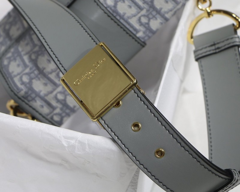 Dior 102 5