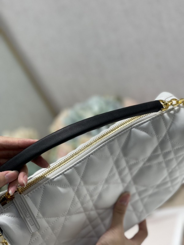 Dior 247 5