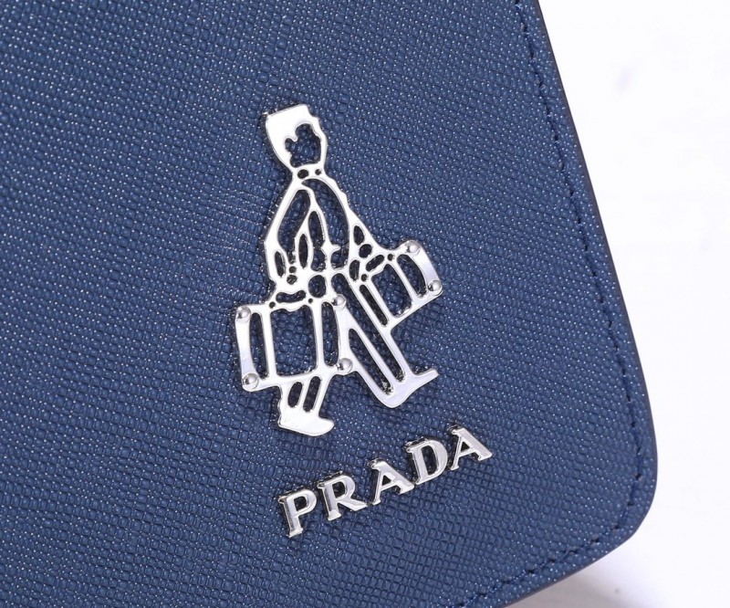 Prada 009 5