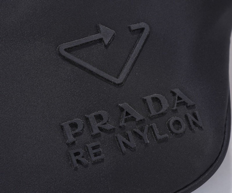 Prada 011 5