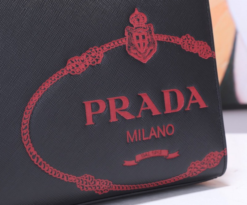 Prada 022 5