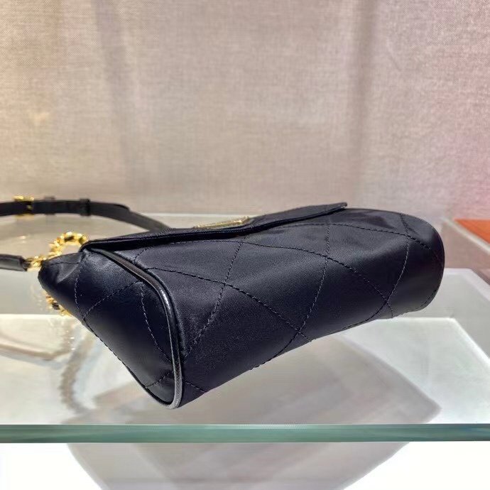 Prada 058 5