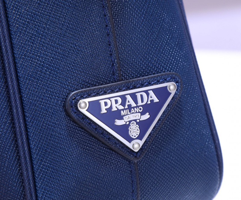 Prada 102 5