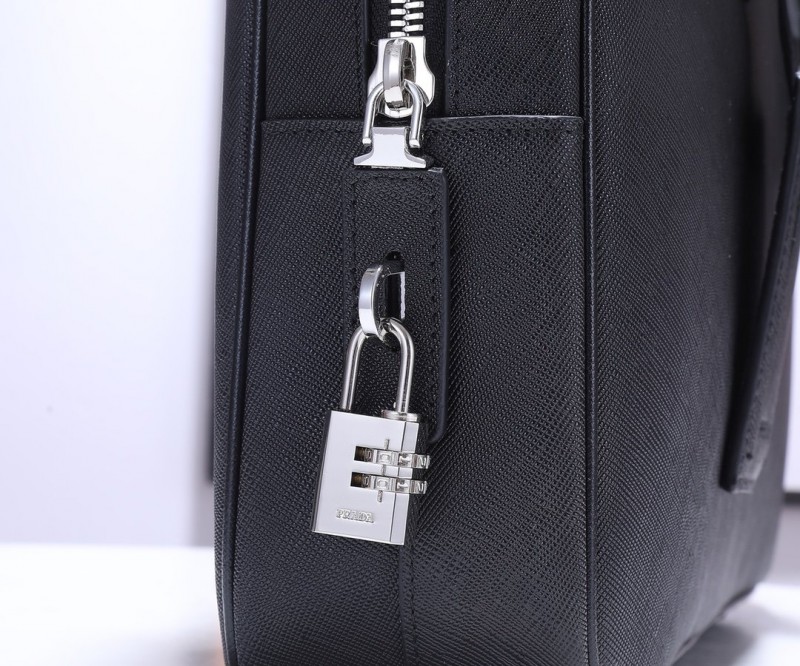 Prada 104 5