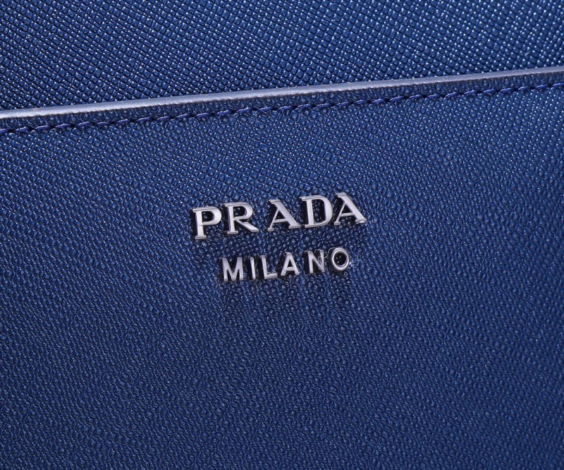 Prada 106 5