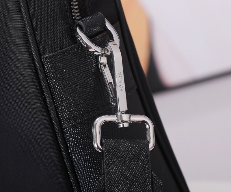 Prada 107 5