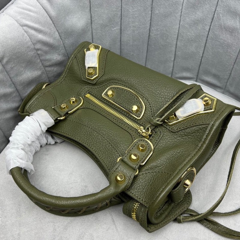Balenciaga 032 5
