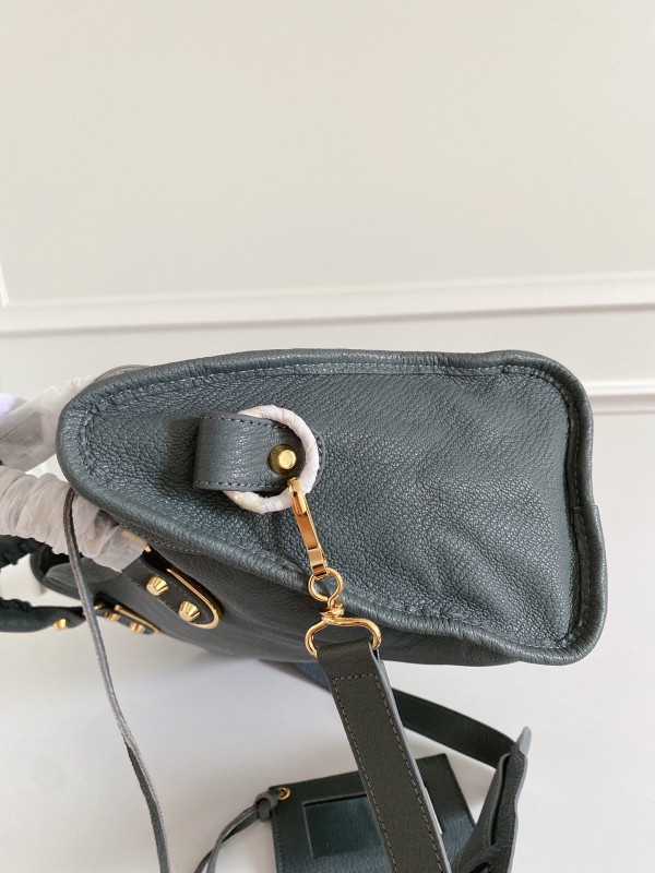 Balenciaga 058 5