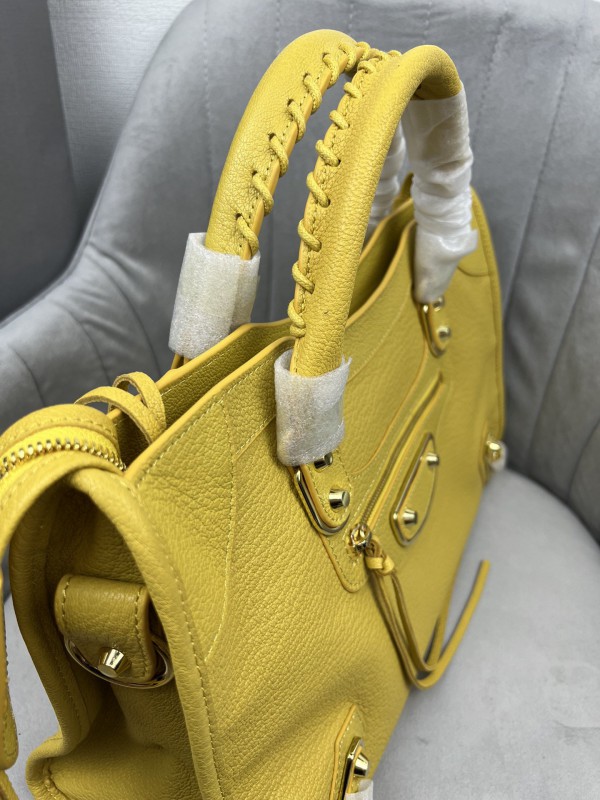 Balenciaga 060 5