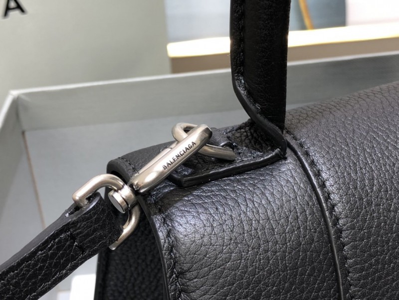 Balenciaga 106 5