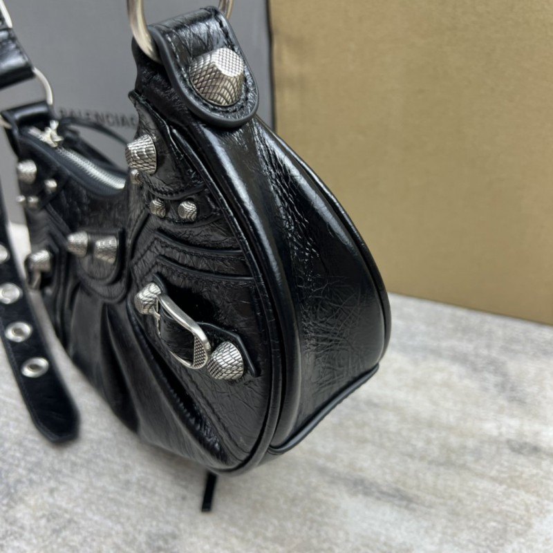 Balenciaga 138 5