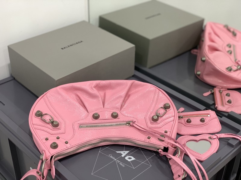 Balenciaga 154 5
