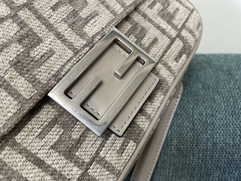 Fendi 009 5