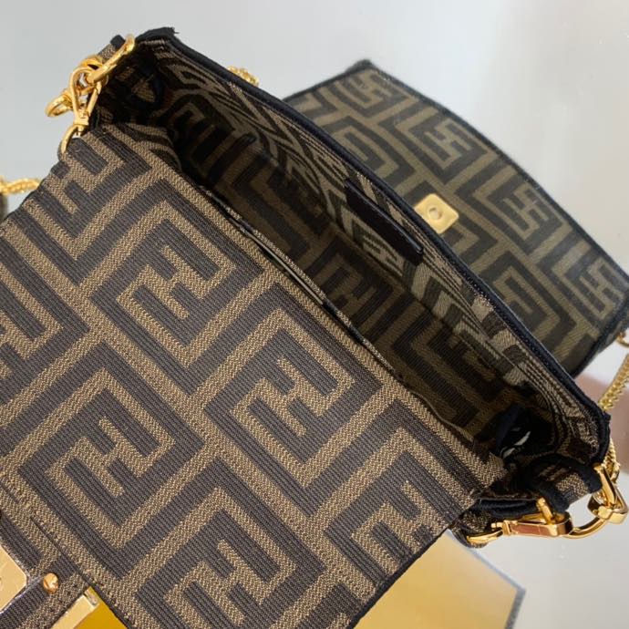 Fendi 046 5