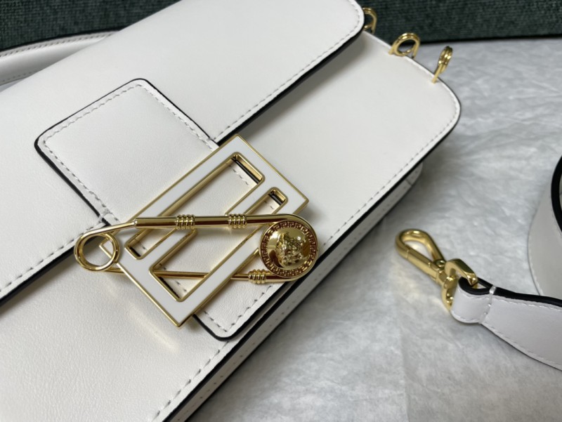 Fendi 102 5