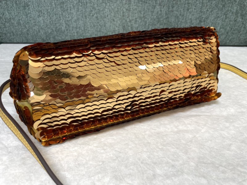 Fendi 132 5