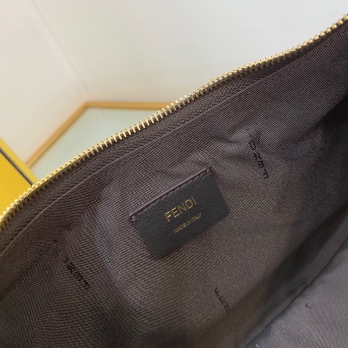 Fendi 142 5