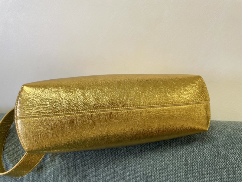 Fendi 143 5