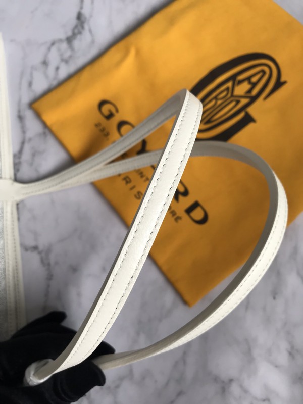 Goyard 104 5