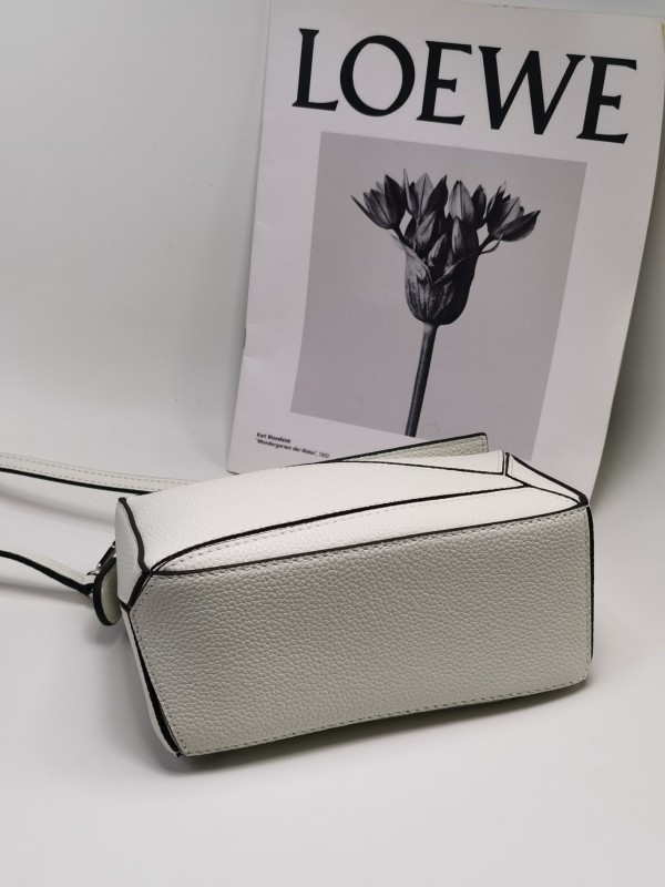 Loewe 028 5