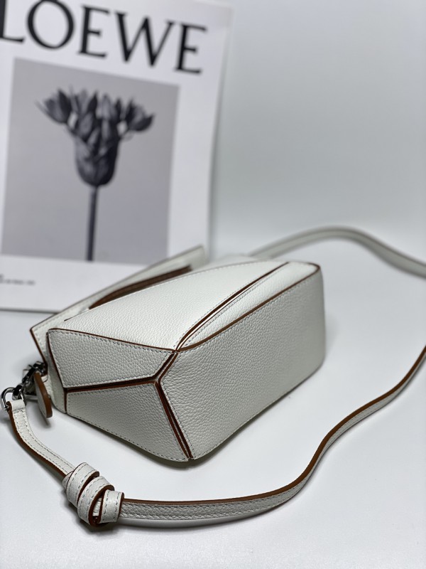 Loewe 098 5