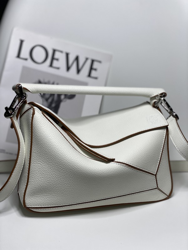 Loewe 137 5