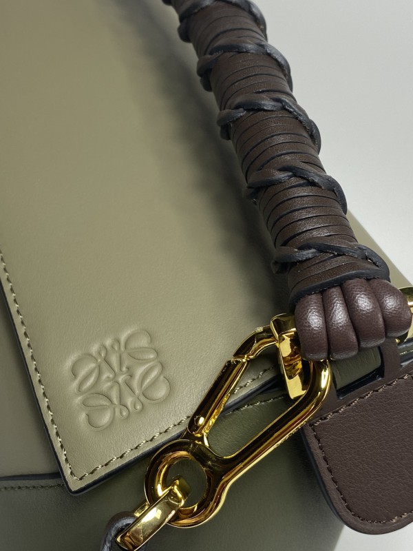 Loewe 219 5