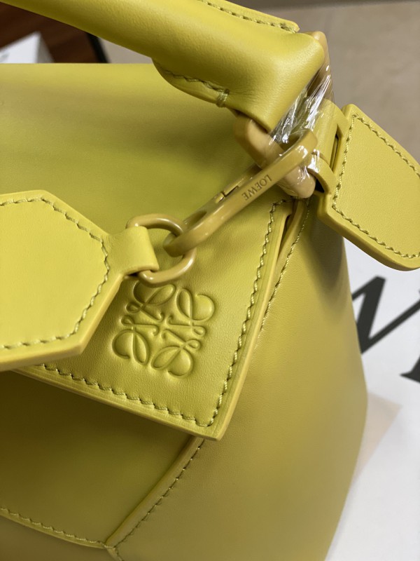 Loewe 233 5