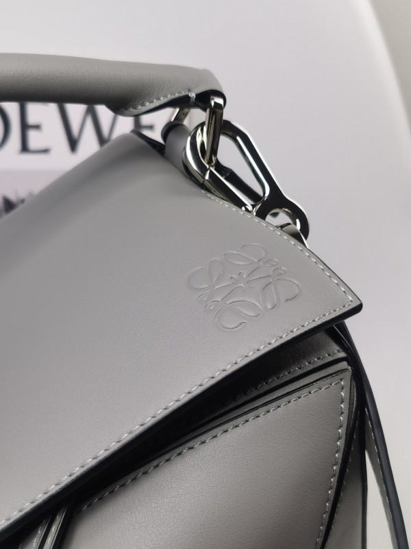 Loewe 241 5